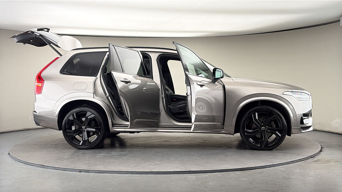 More views of Volvo XC90