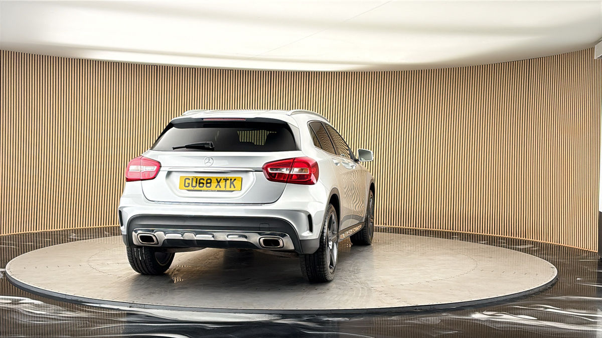 More views of Mercedes-Benz GLA
