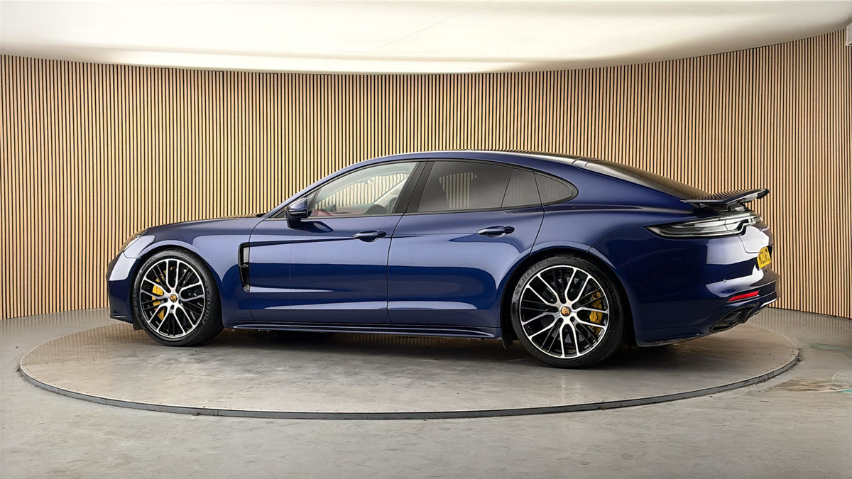 More views of Porsche Panamera