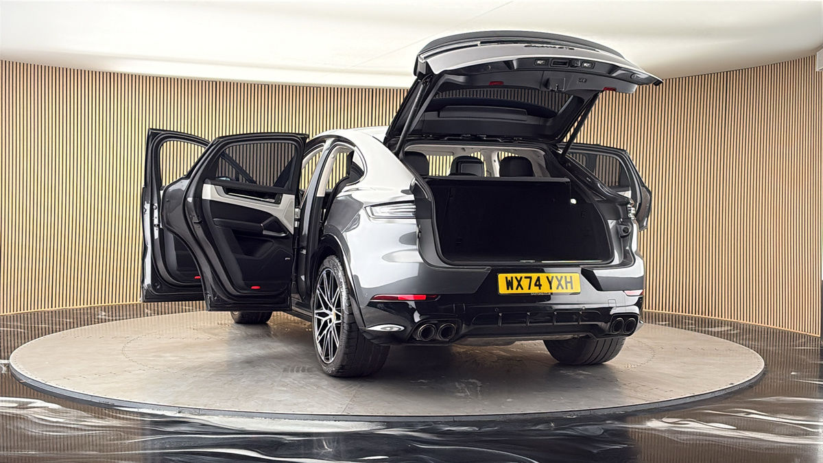 More views of Porsche Cayenne