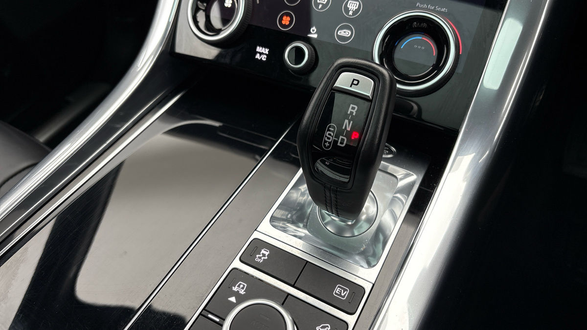 Land Rover Range Rover Sport Image 25