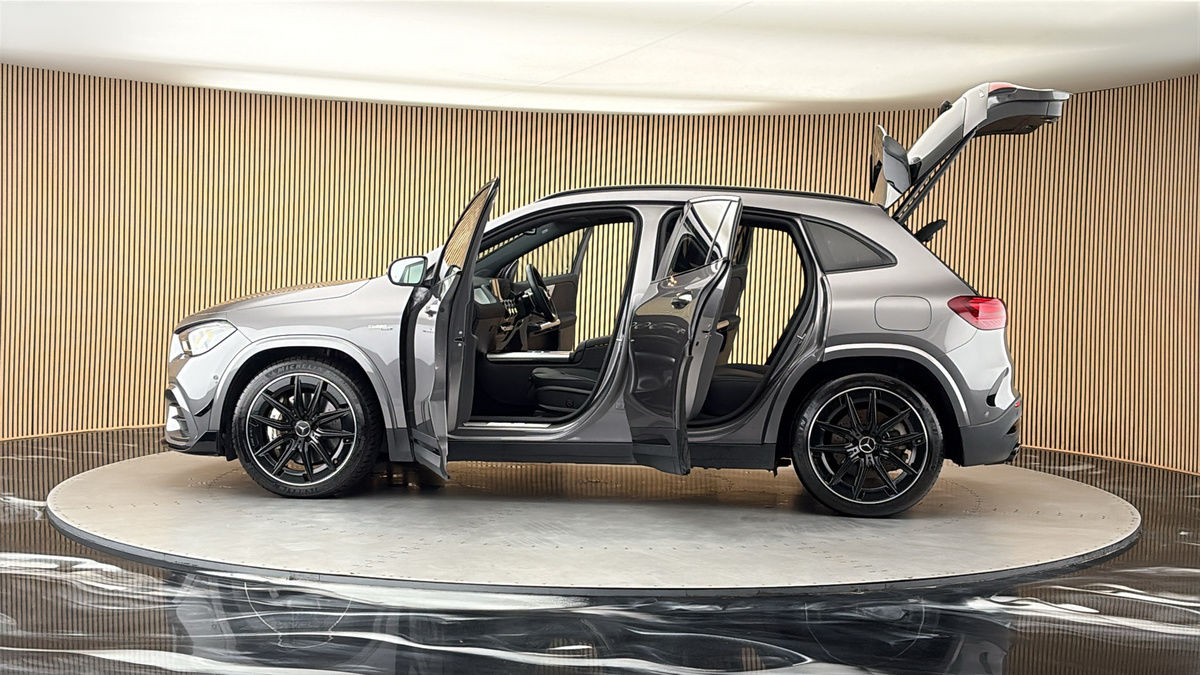 More views of Mercedes-Benz GLA