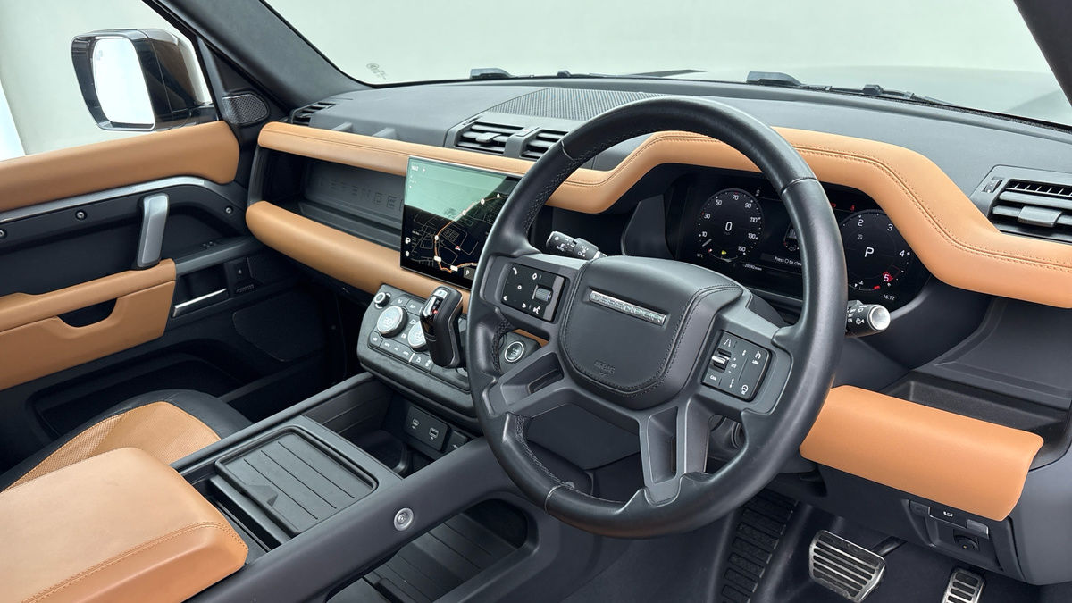 Land Rover Defender 110 Urban Image 5