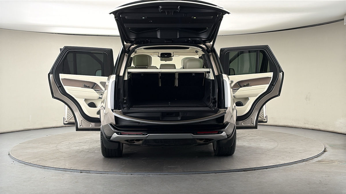 More views of Land Rover Range Rover