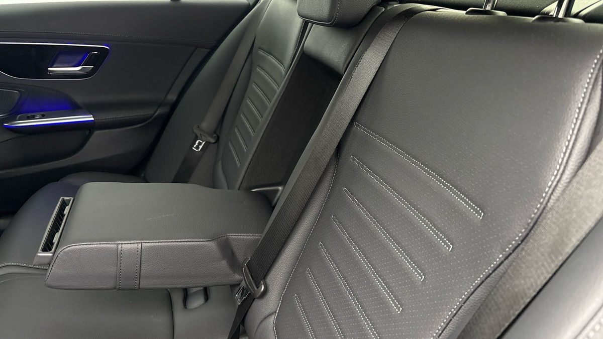 Mercedes-Benz C Class Image 9