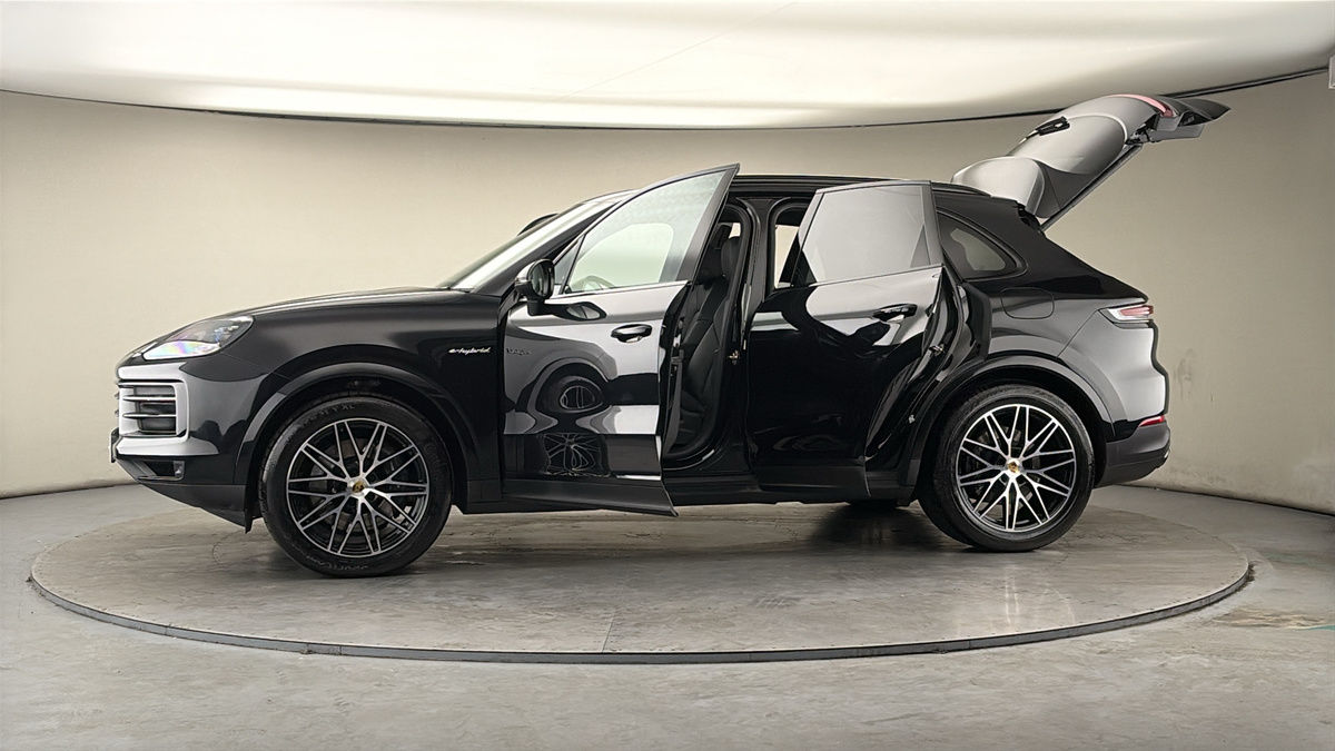 More views of Porsche Cayenne