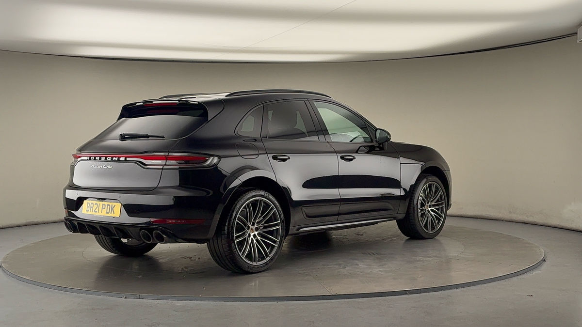 Porsche Macan Image 21