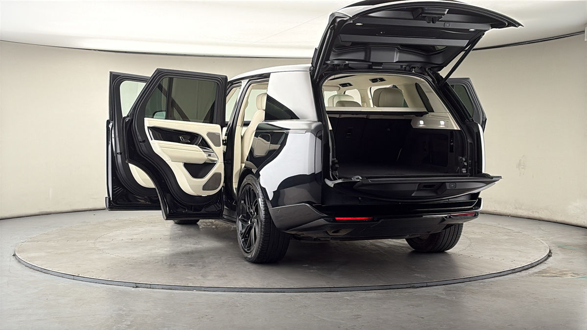 More views of Land Rover Range Rover