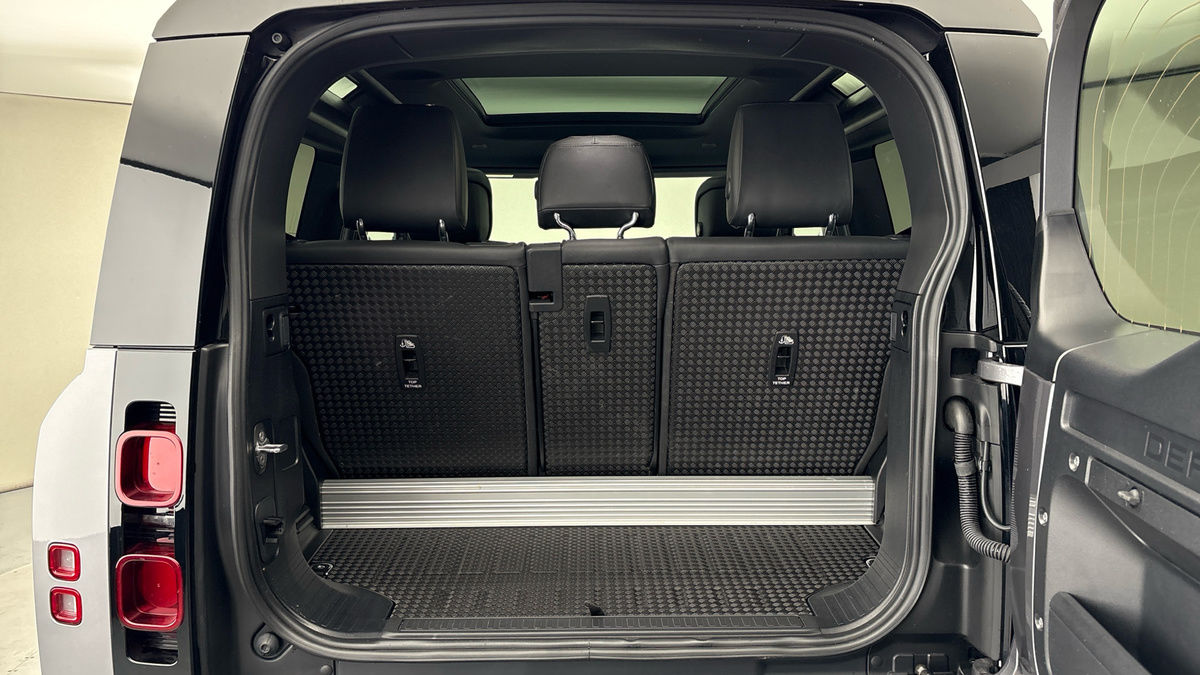 Land Rover Defender 90 Image 11