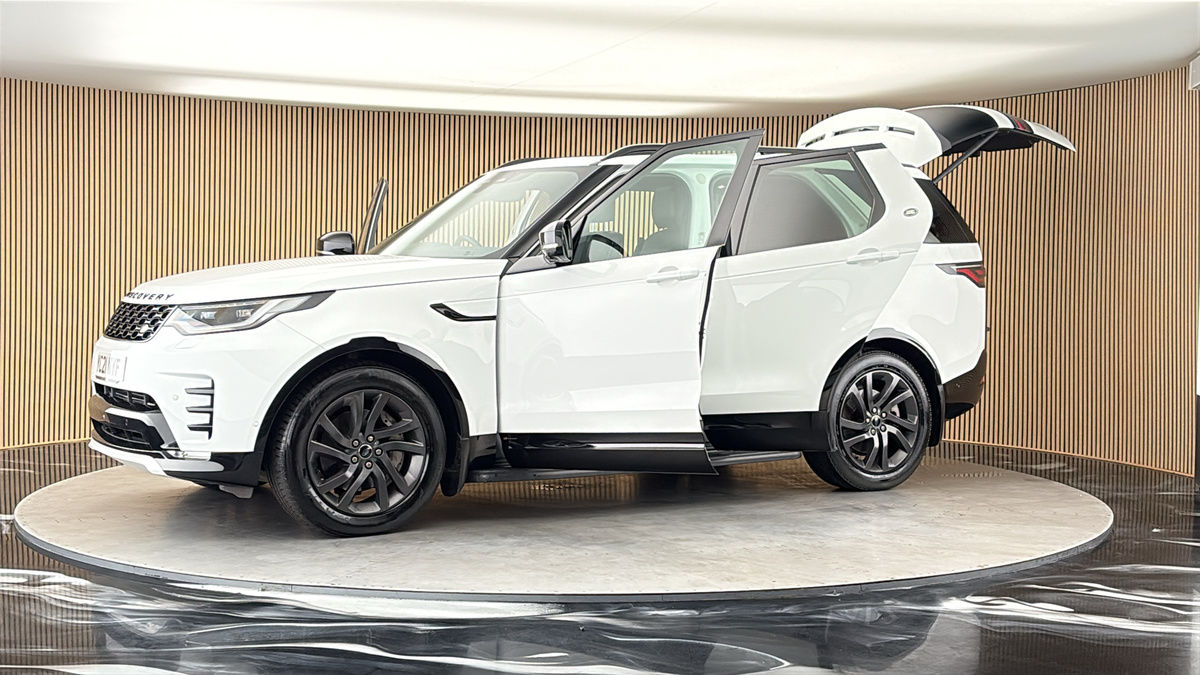 More views of Land Rover Discovery