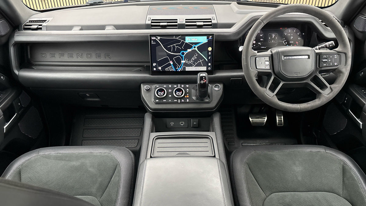Land Rover Defender 90 Image 12