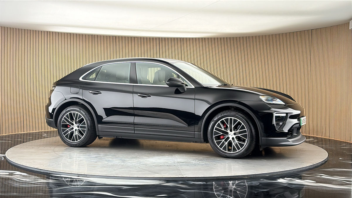 More views of Porsche Macan