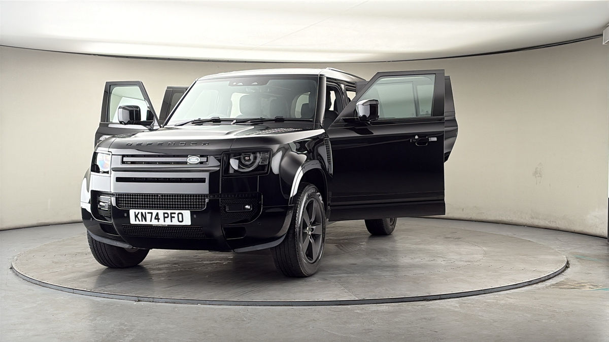 More views of Land Rover Defender 110