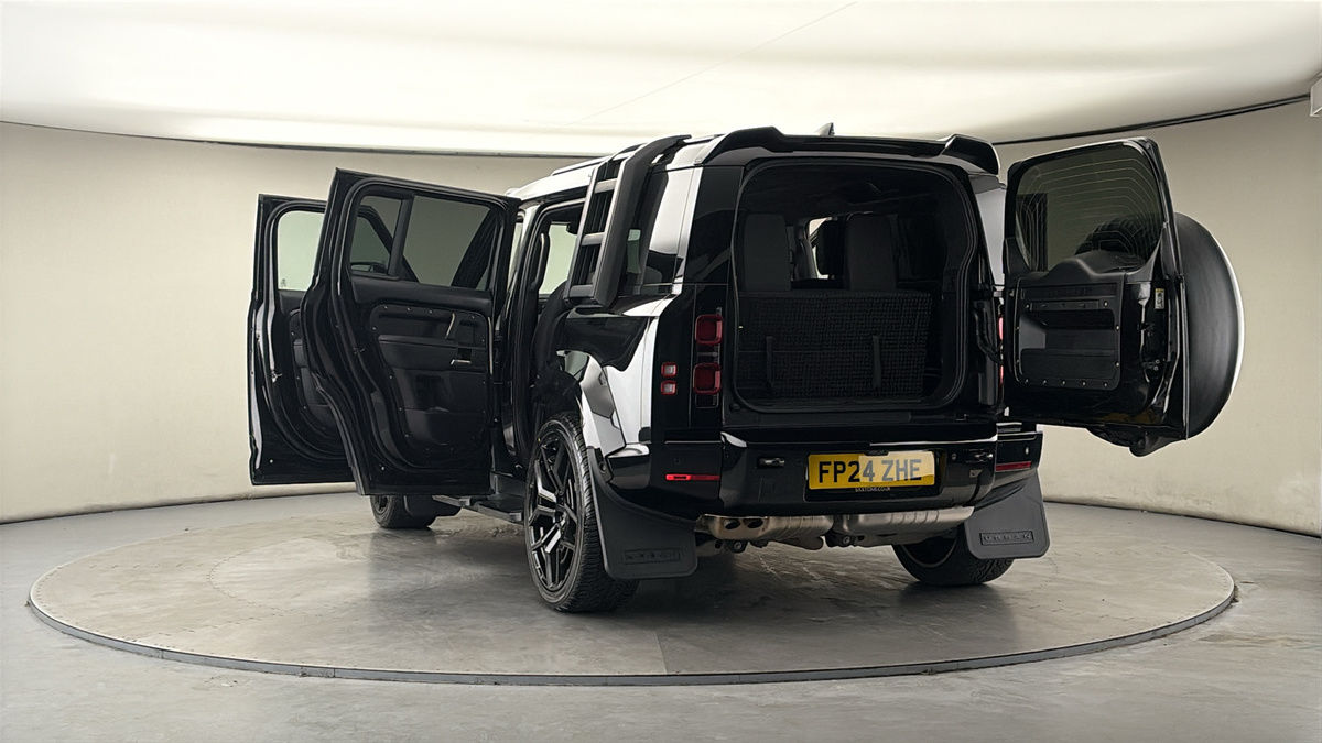 More views of Land Rover Defender 110