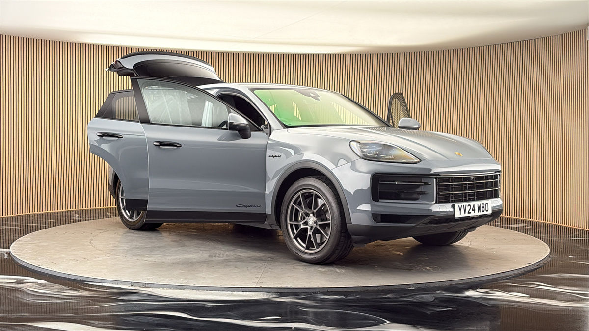 More views of Porsche Cayenne