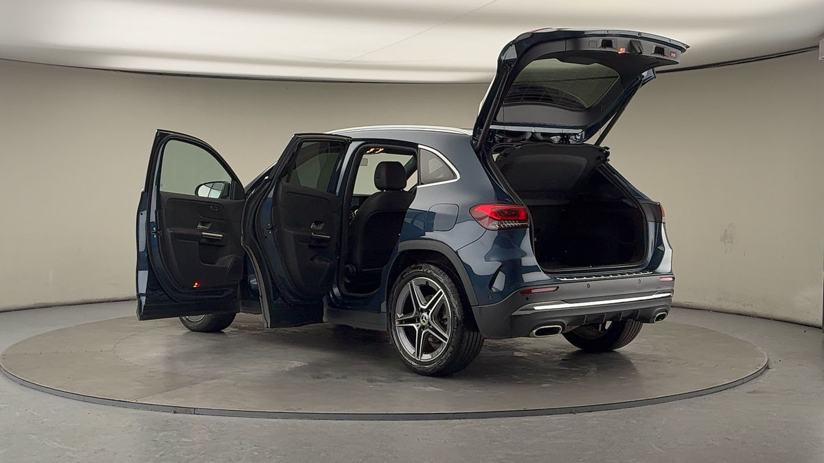 More views of Mercedes-Benz GLA