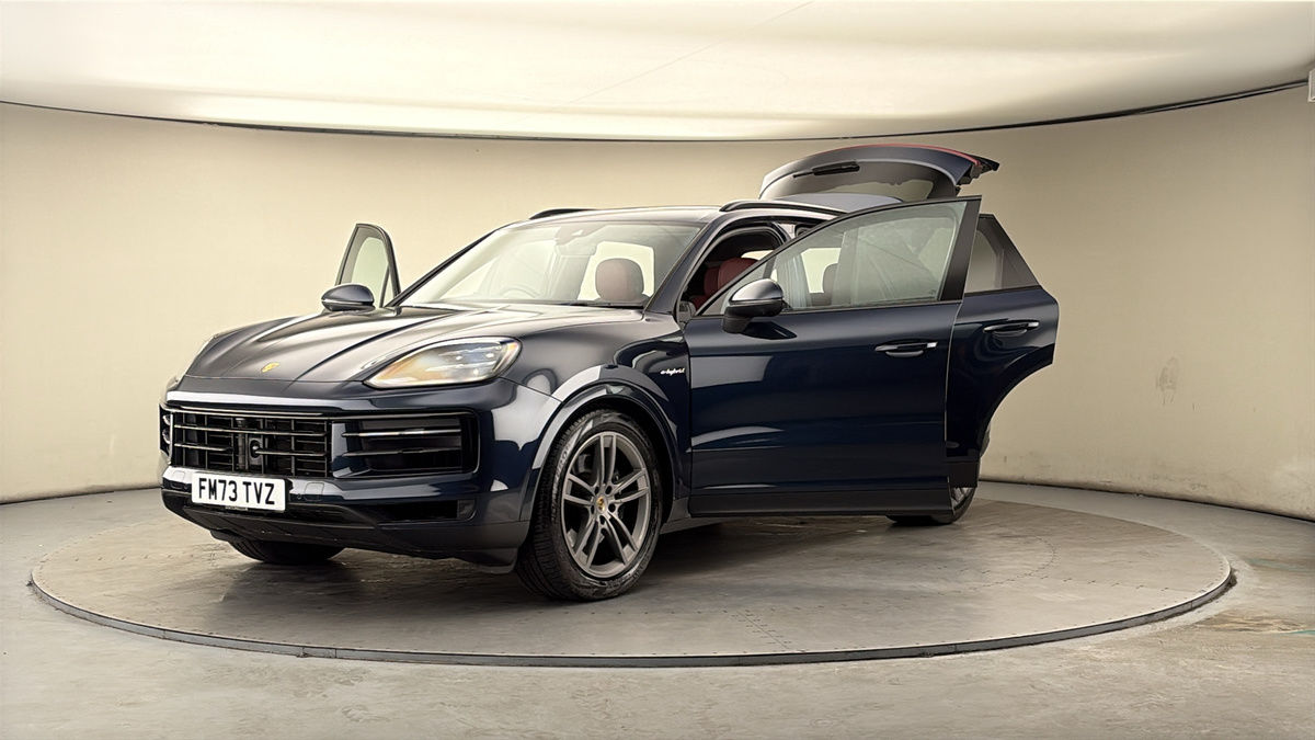 More views of Porsche Cayenne