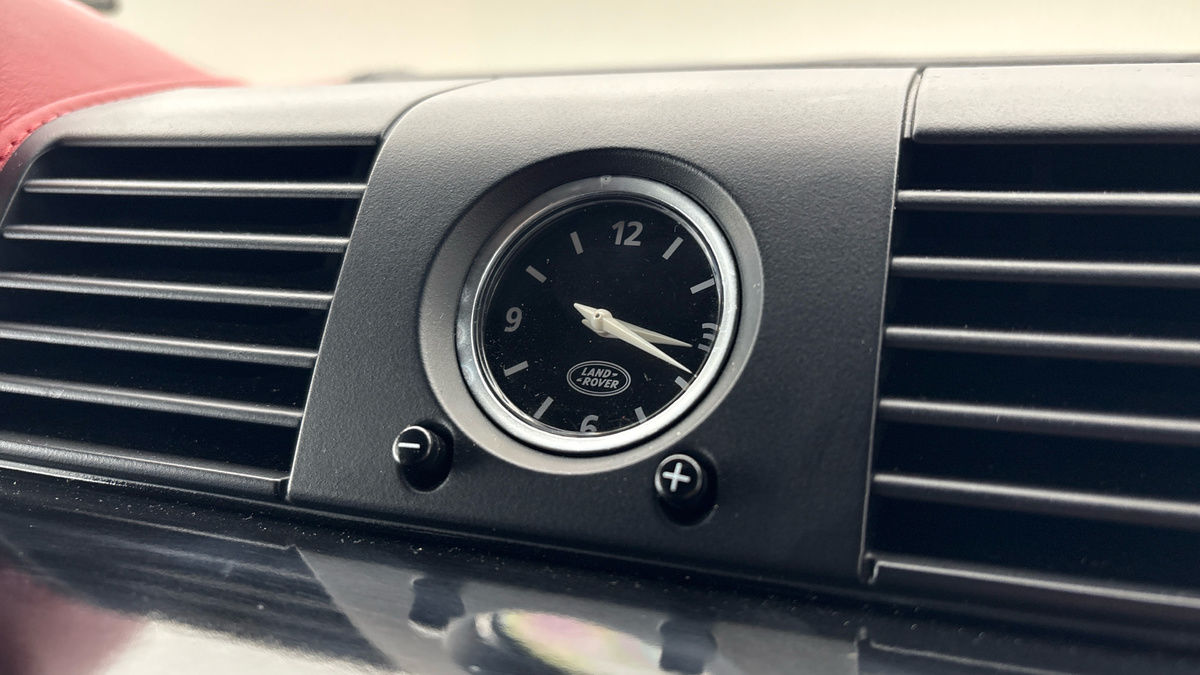 Land Rover Defender 90 Image 6