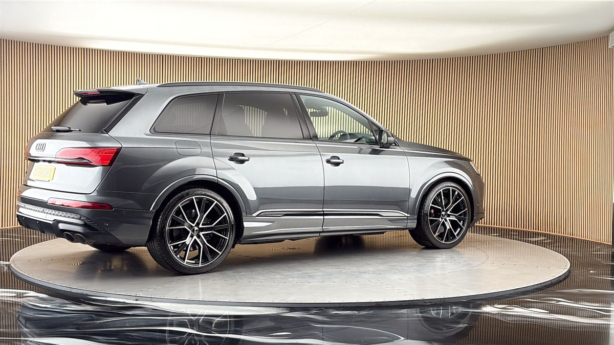 More views of Audi SQ7