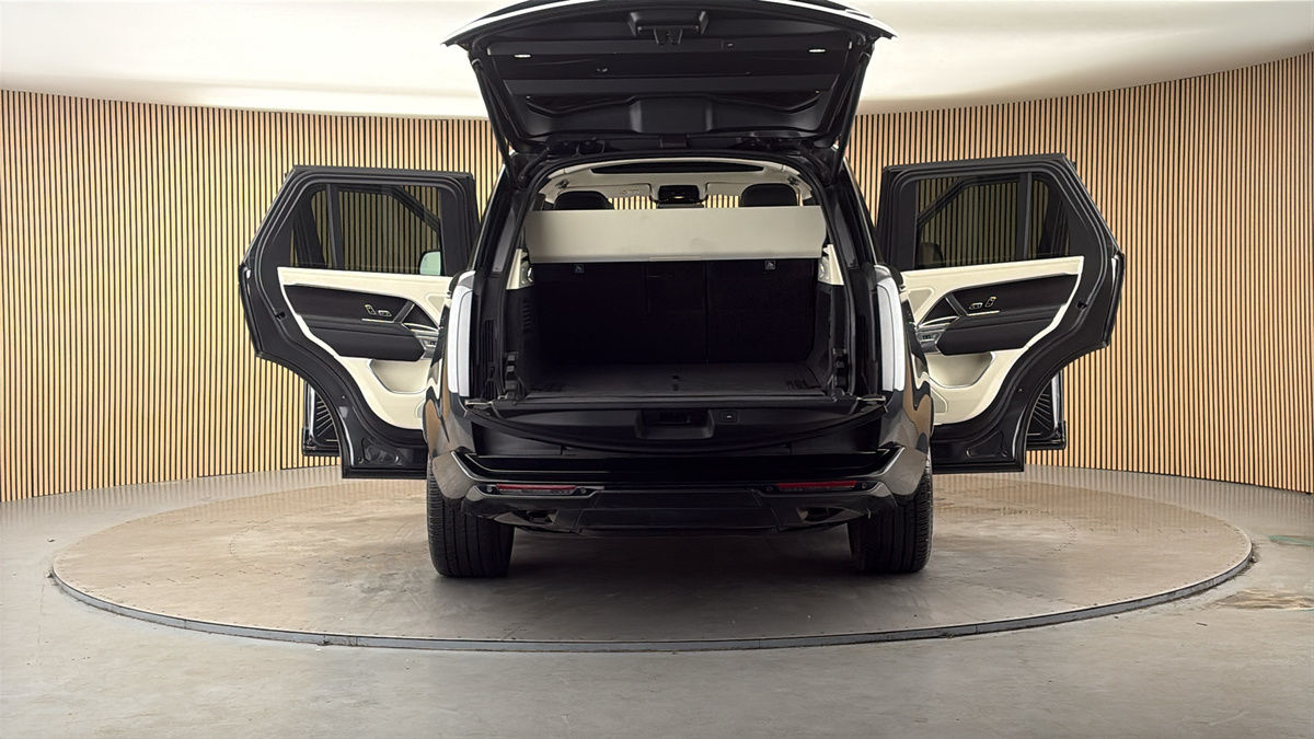More views of Land Rover Range Rover
