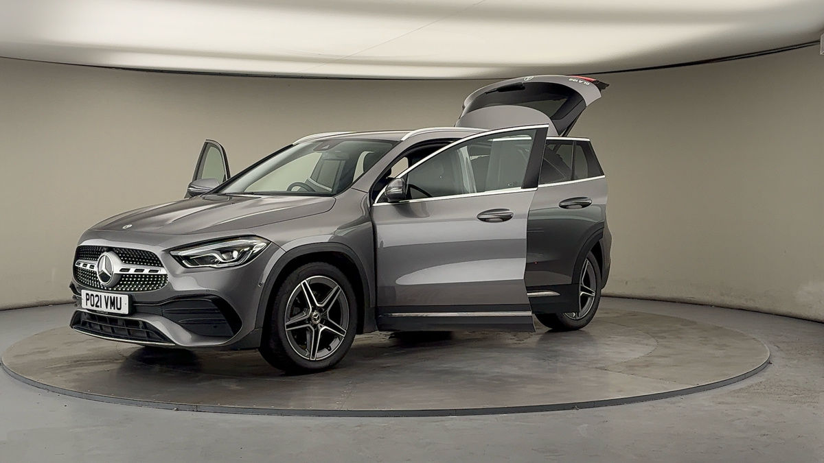Mercedes-Benz GLA Image 22