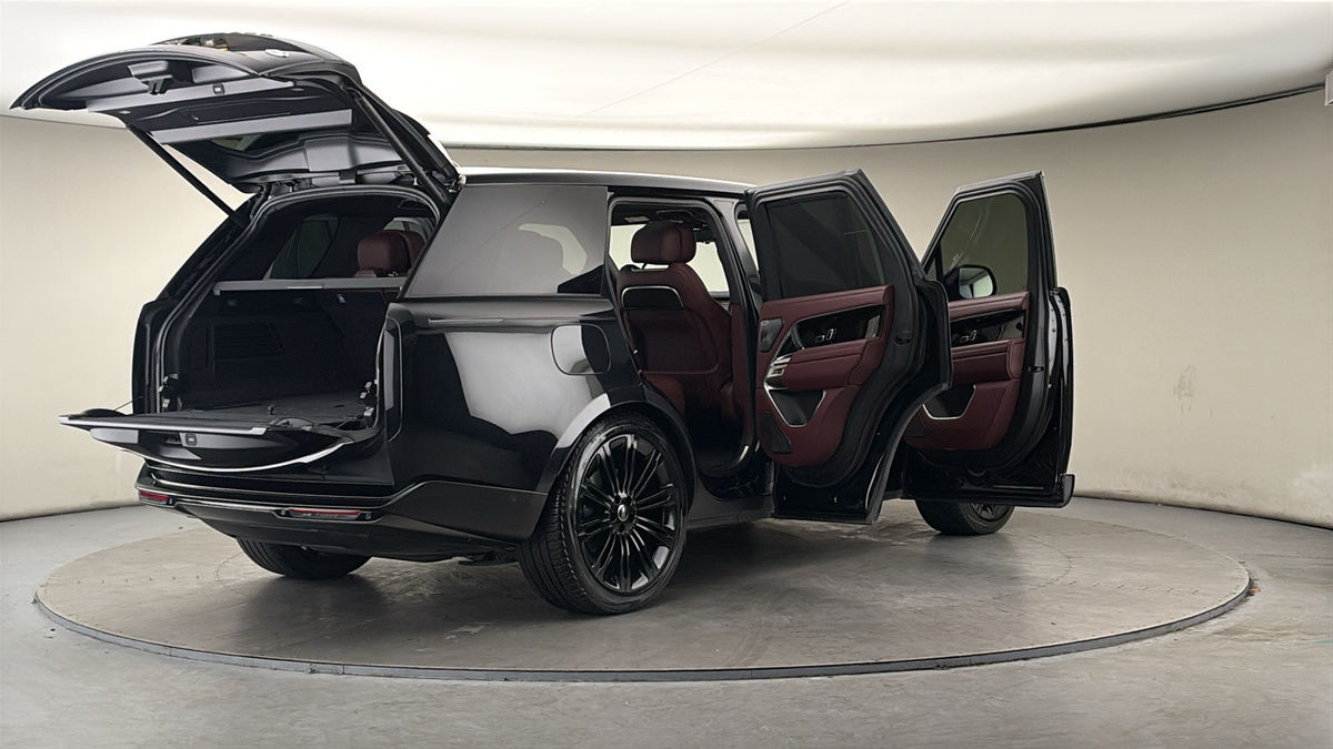 More views of Land Rover Range Rover