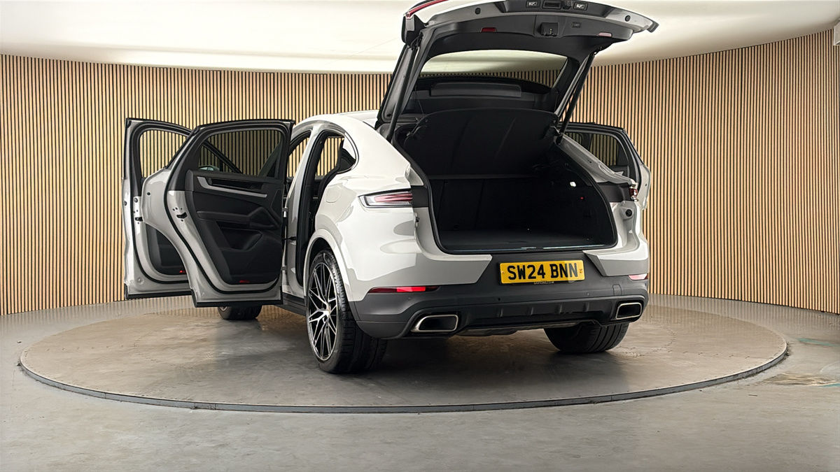 More views of Porsche Cayenne