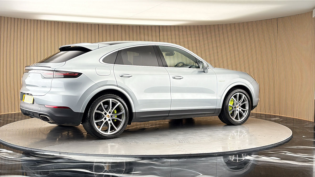 More views of Porsche Cayenne