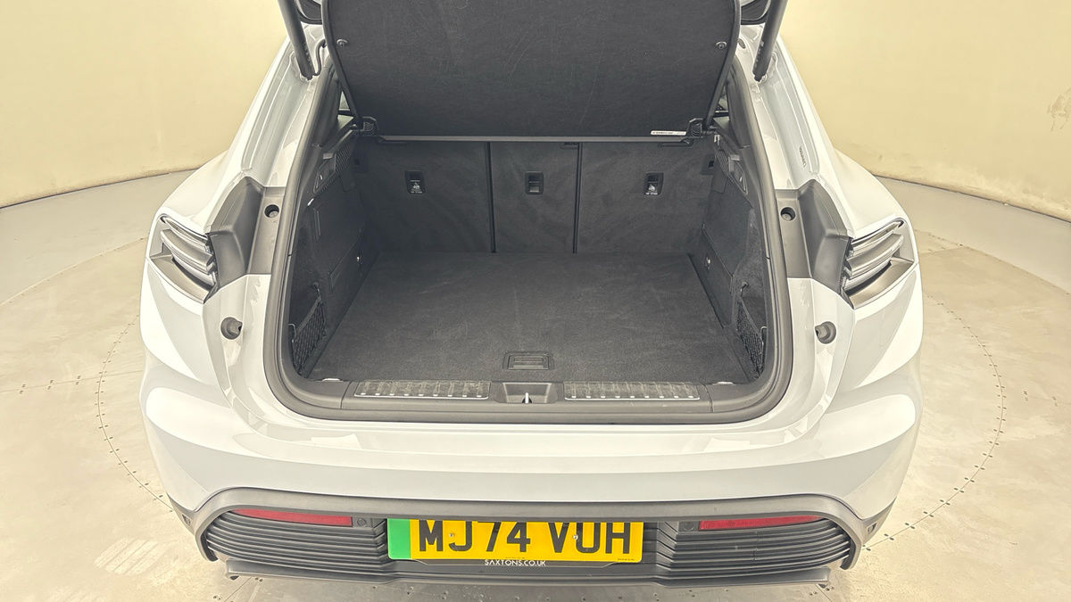 Porsche Macan Image 12