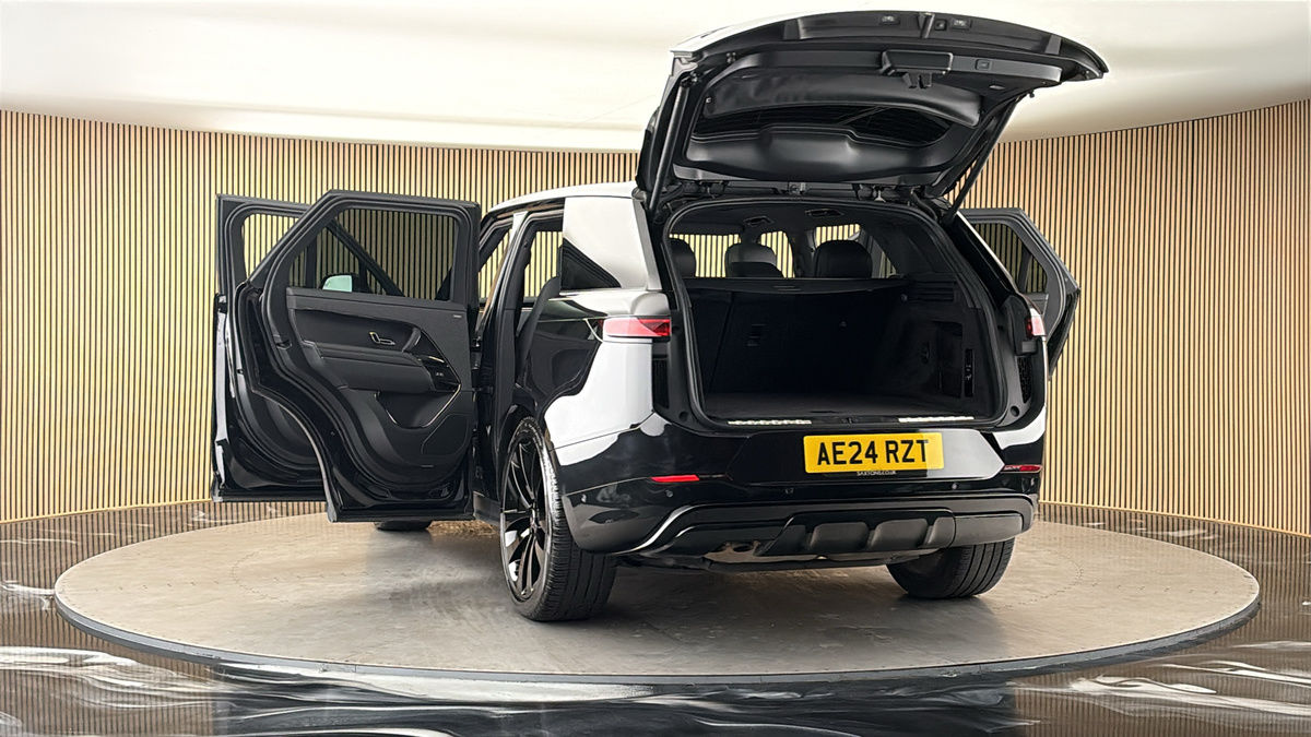 More views of Land Rover Range Rover Sport