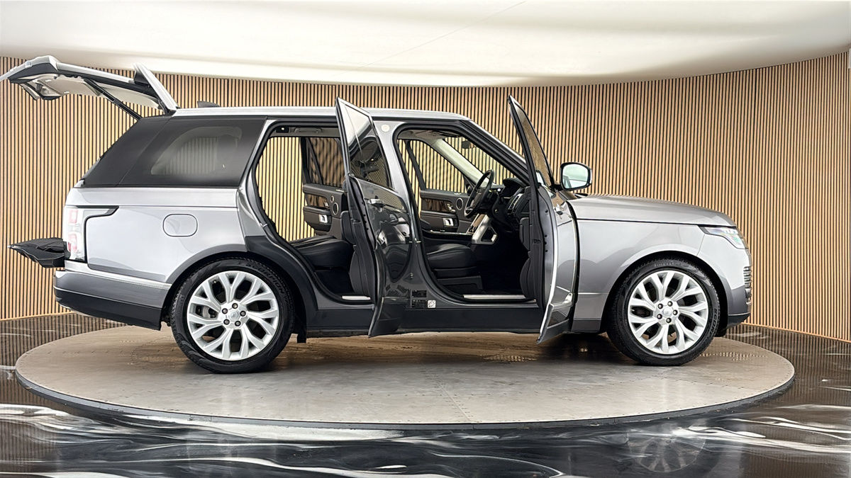 More views of Land Rover Range Rover