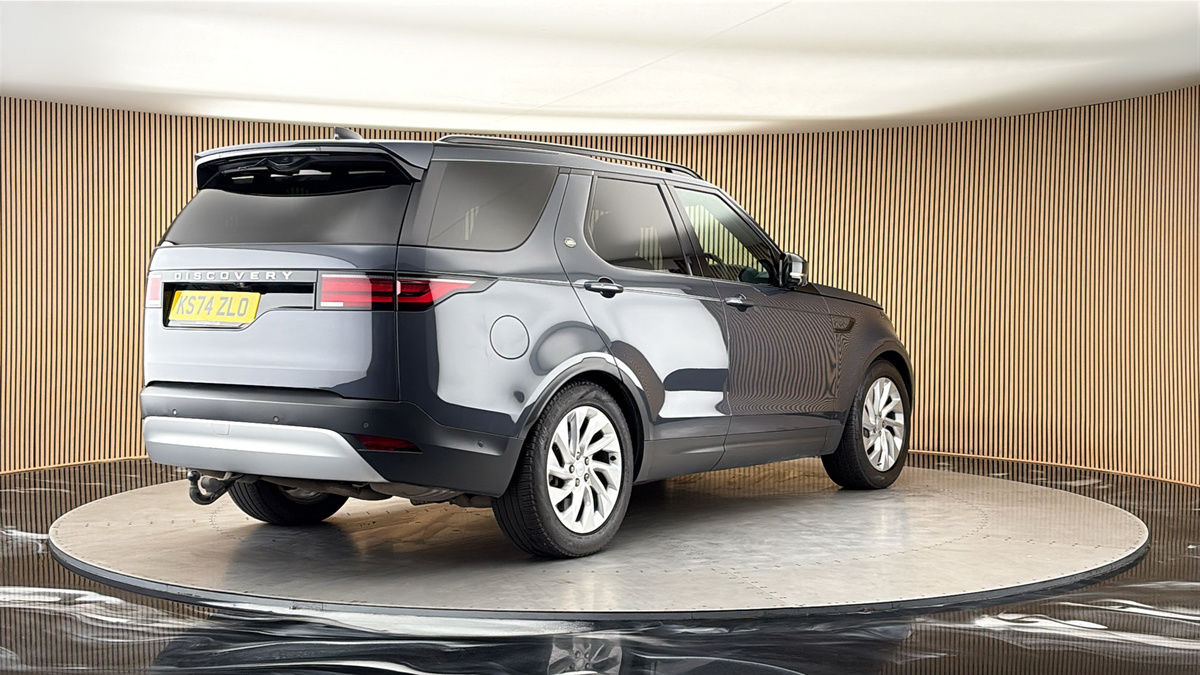 More views of Land Rover Discovery