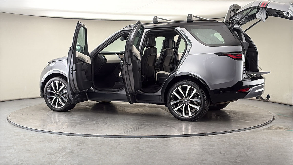 More views of Land Rover Discovery