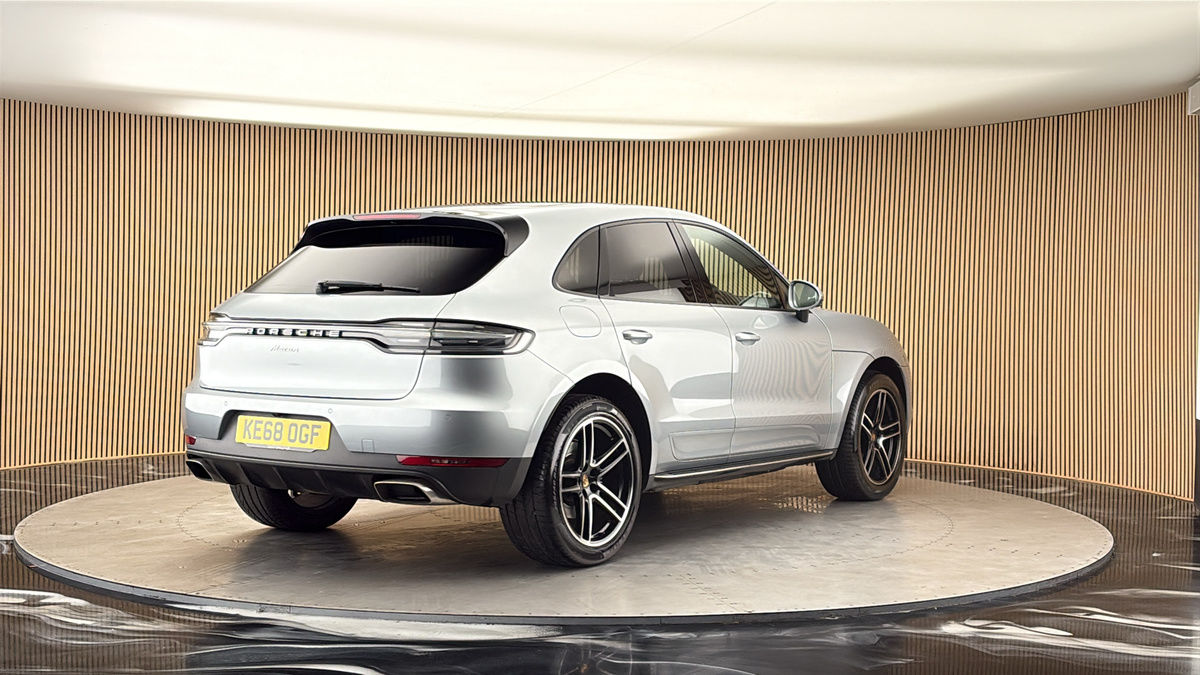 More views of Porsche Macan