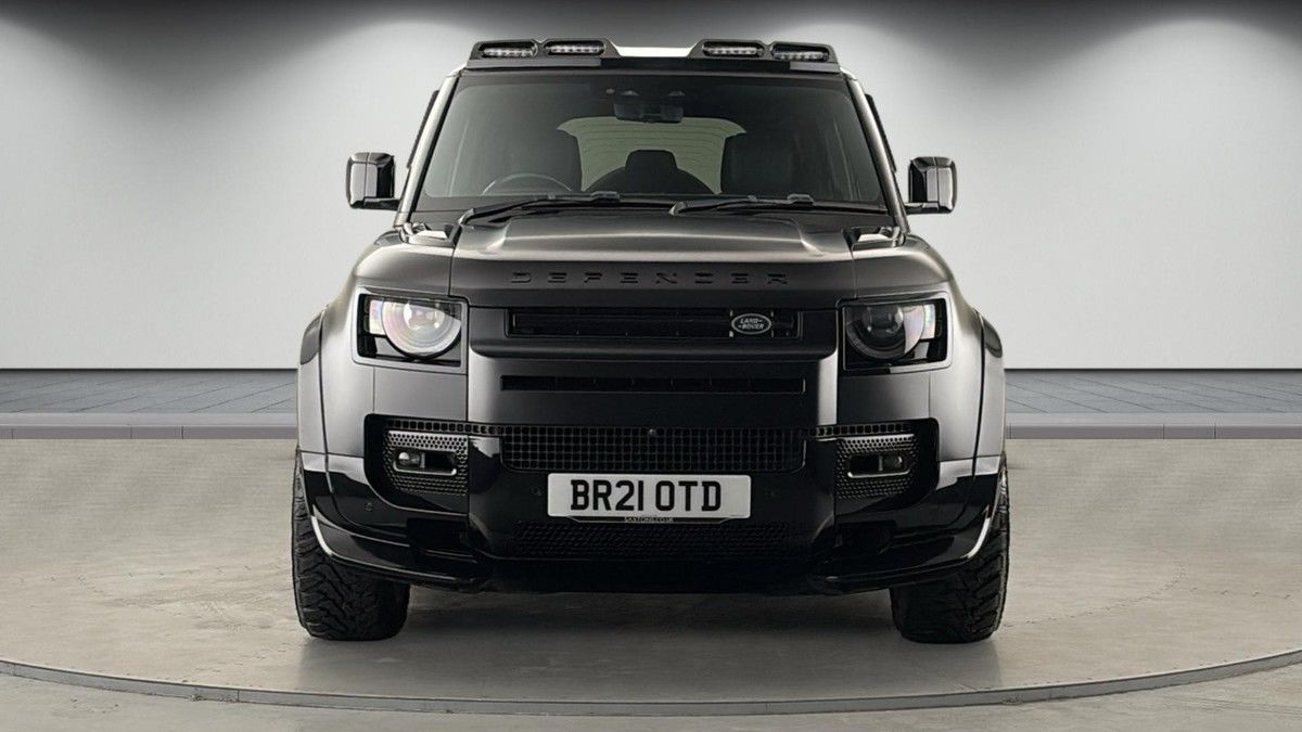 Land Rover Defender 110 Image 3