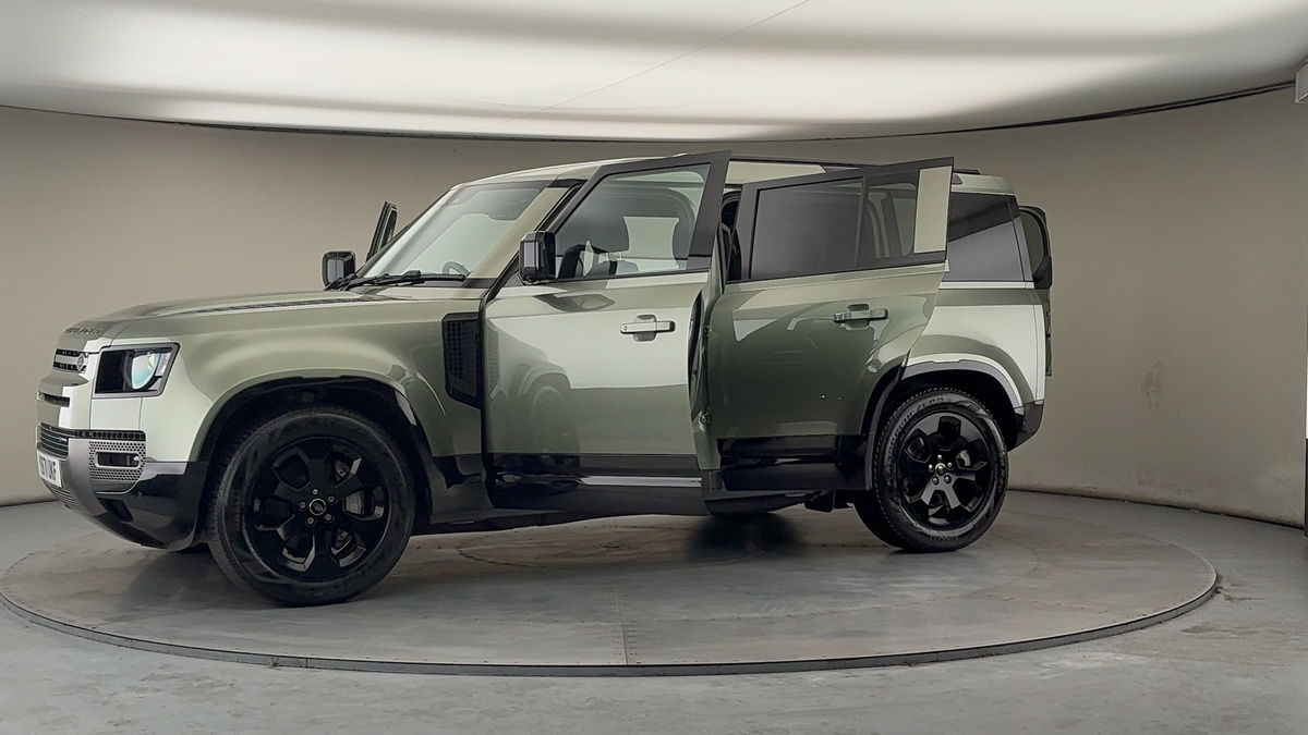 More views of Land Rover Defender 110