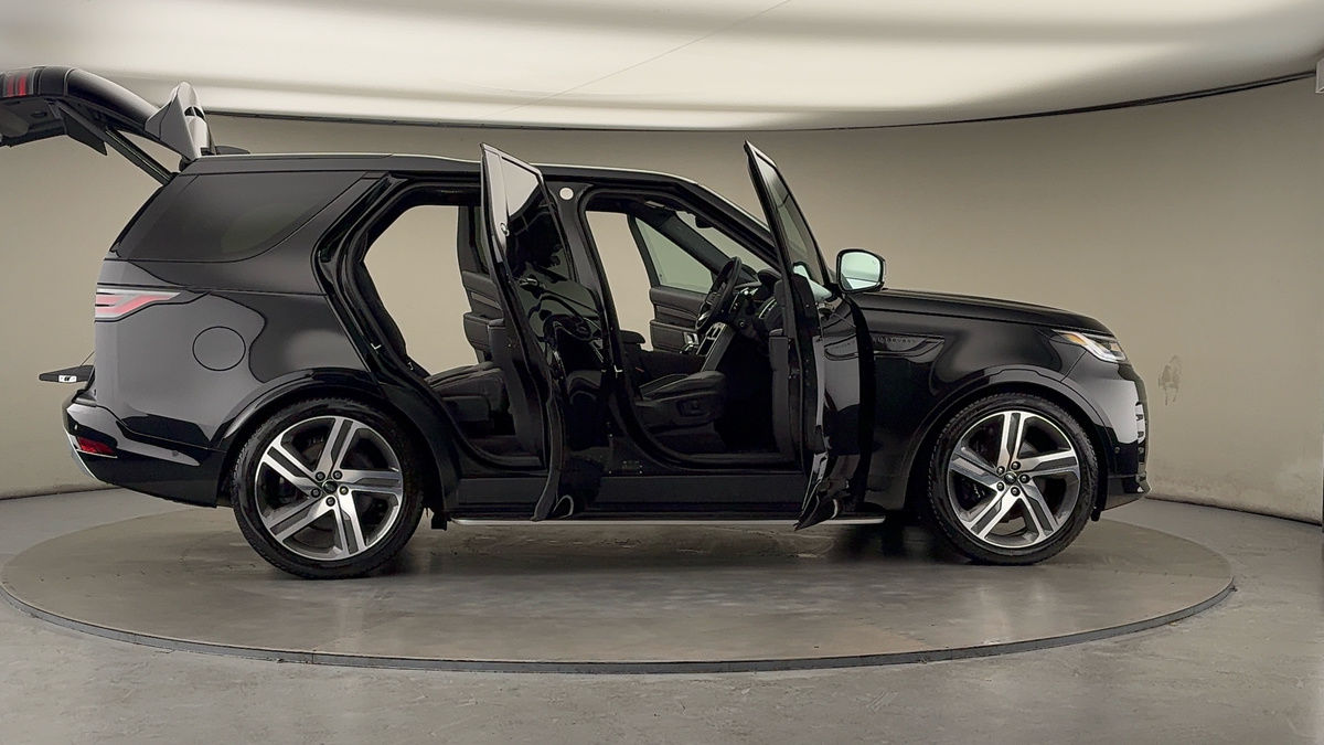 More views of Land Rover Discovery