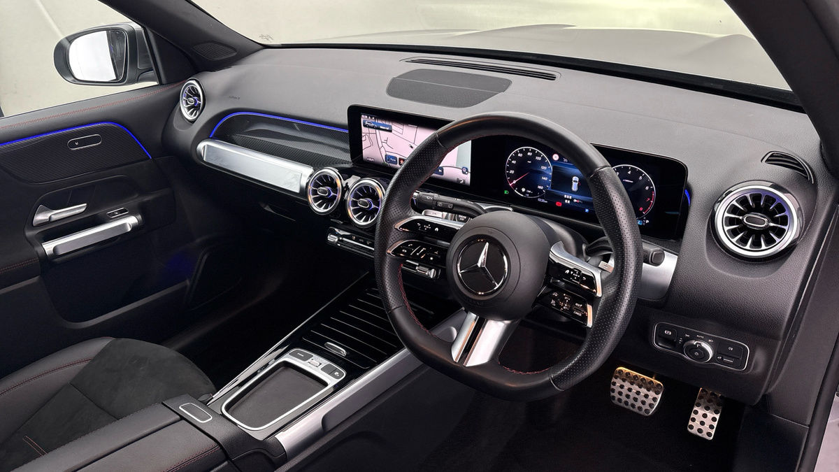 Mercedes-Benz GLB Image 5