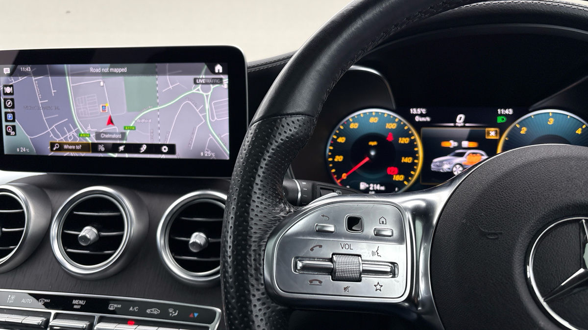 Mercedes-Benz GLC Image 13