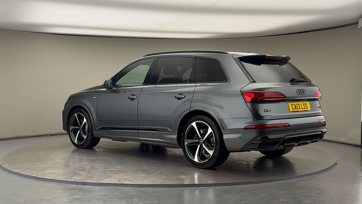 More views of Audi Q7