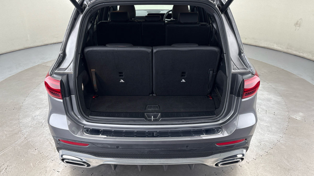 Mercedes-Benz GLB Image 11