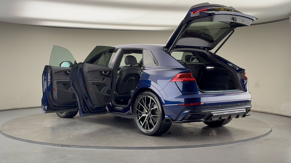 More views of Audi Q8