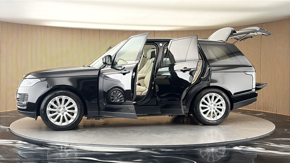 More views of Land Rover Range Rover
