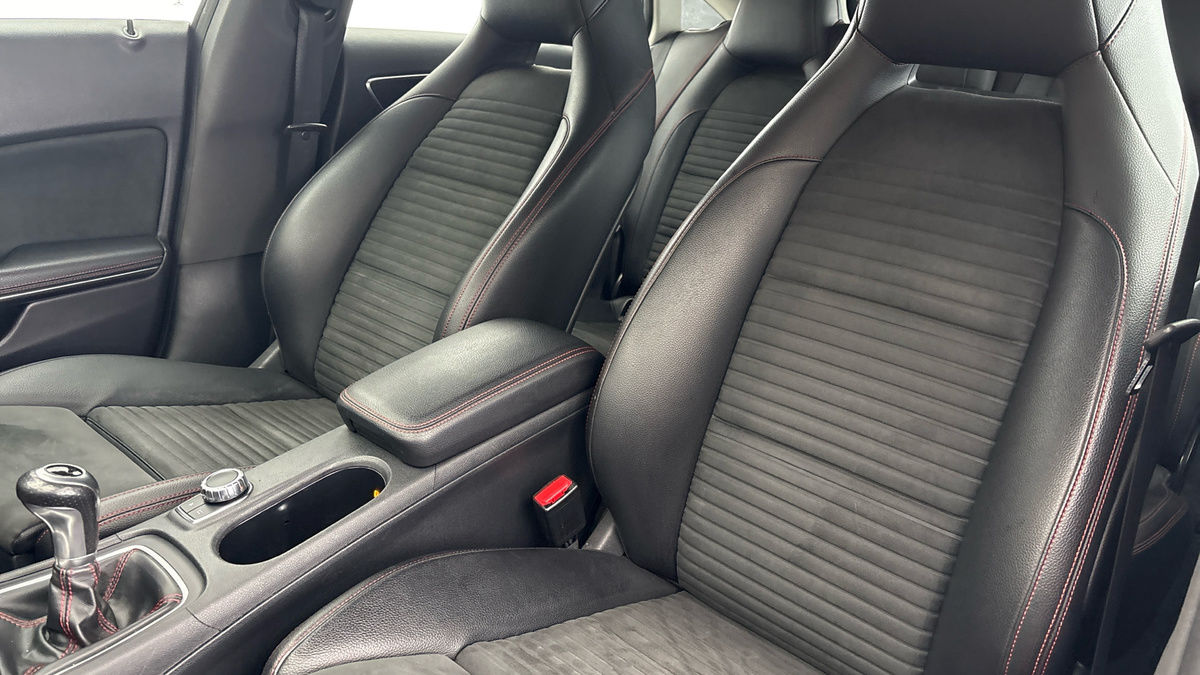 Mercedes-Benz CLA Image 7