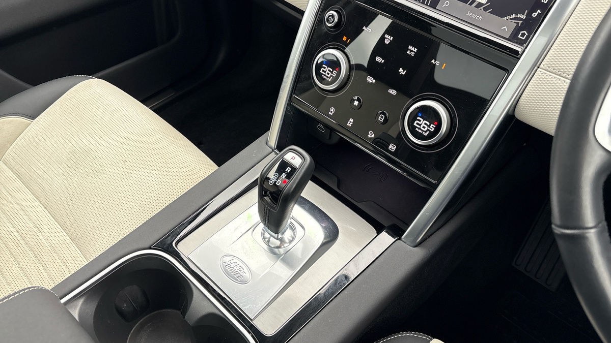 Land Rover Discovery Sport Image 18