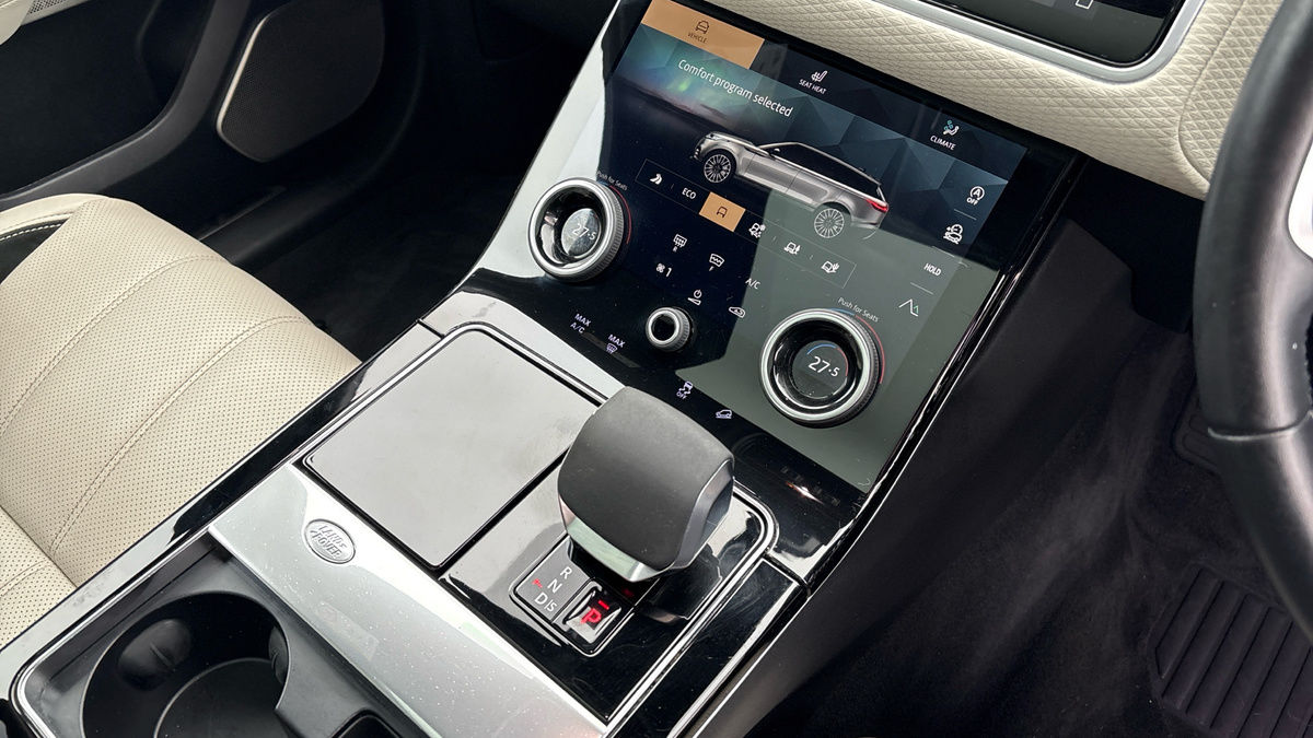 Land Rover Range Rover Velar Image 18