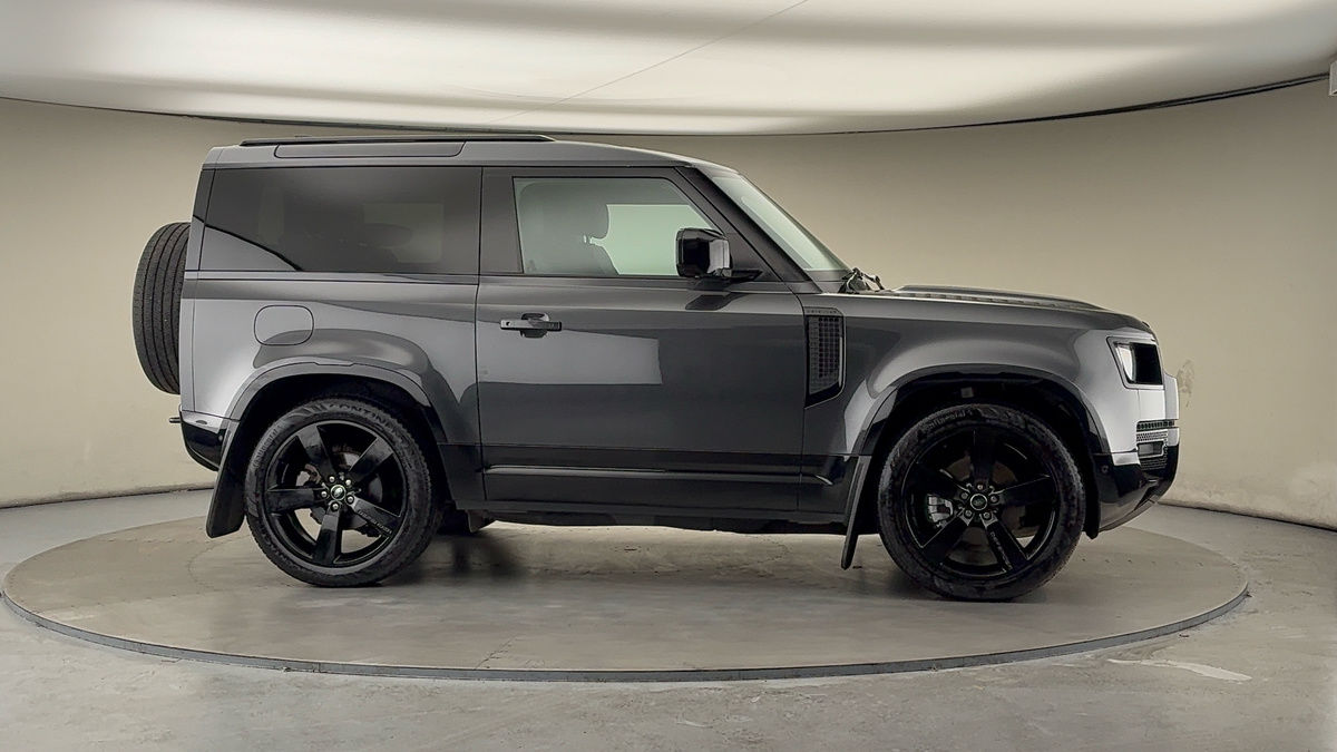 More views of Land Rover Defender 90