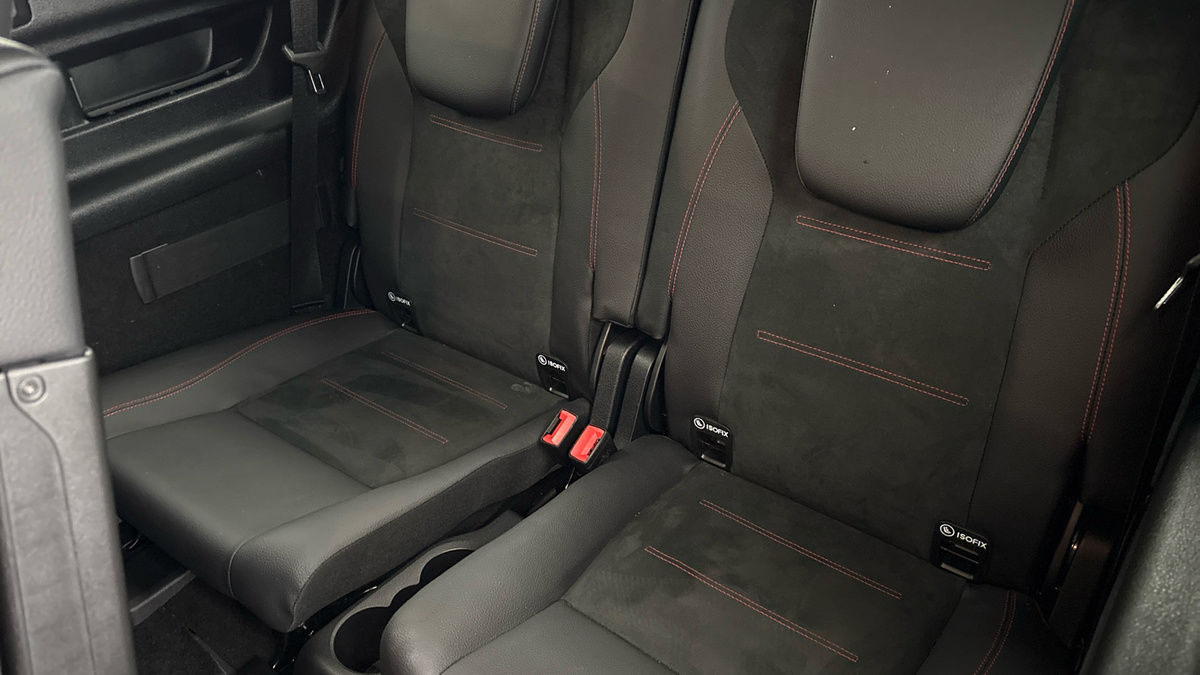 Mercedes-Benz GLB Image 25