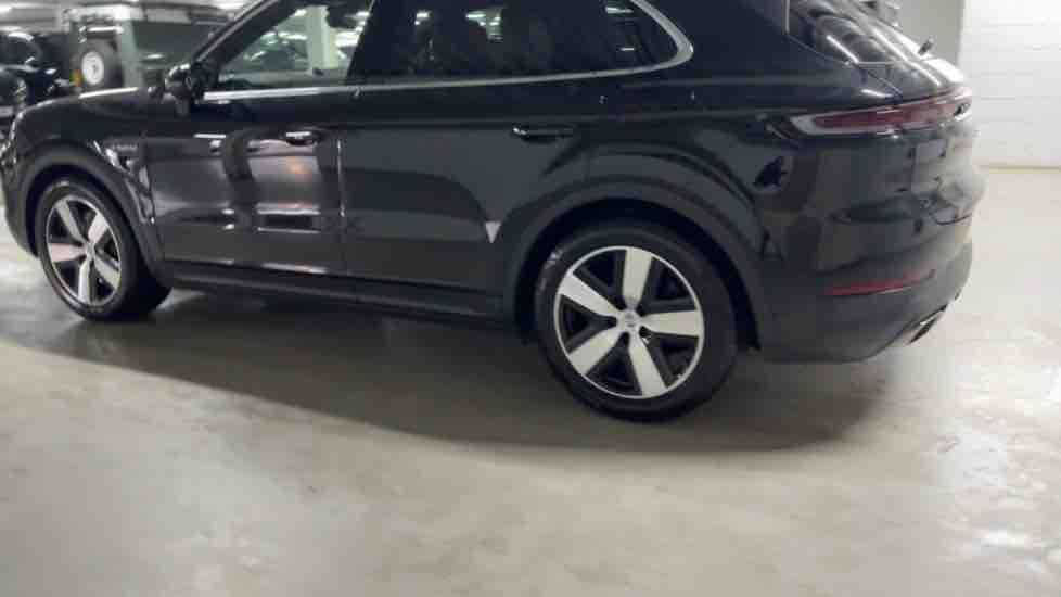 More views of Porsche Cayenne