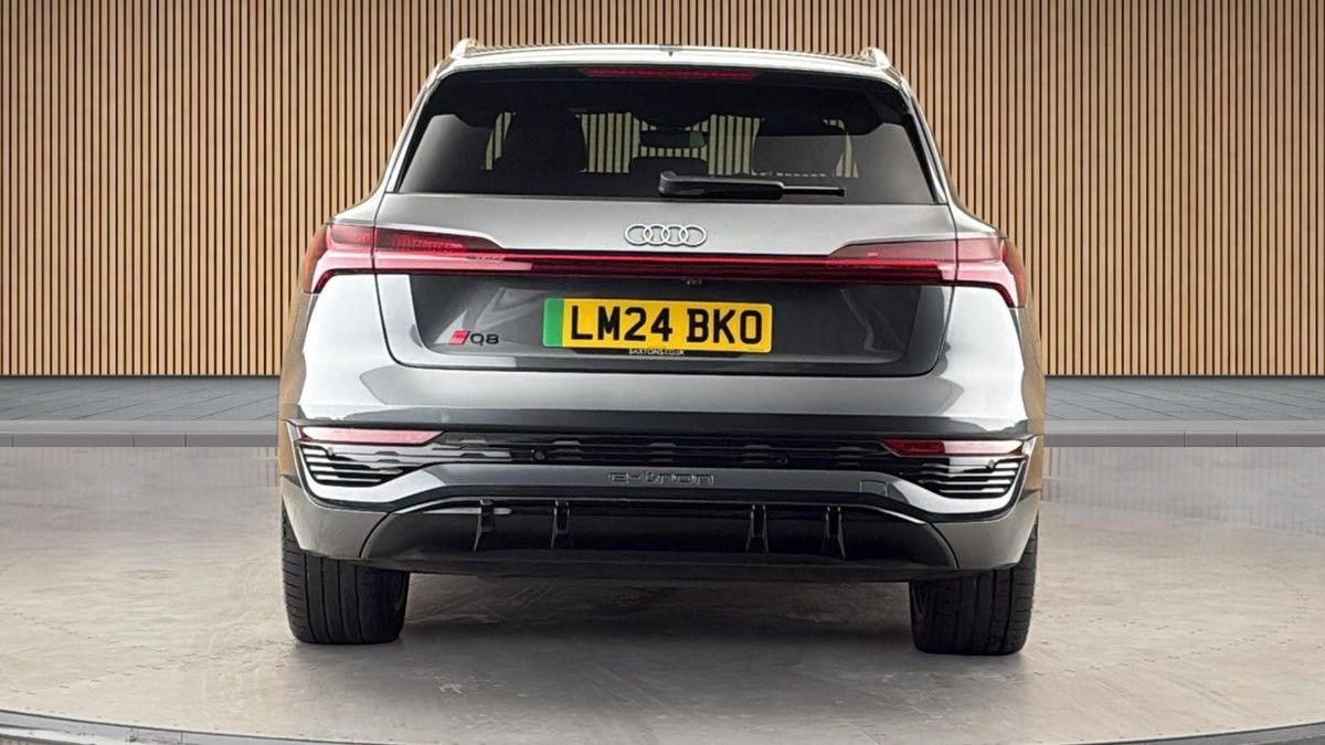 Audi Q8 e-tron Image 4